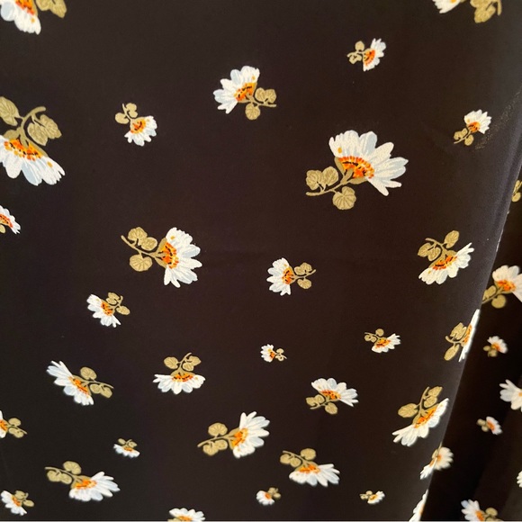 LOFT Black with Floral "Lily" Ruffle Cami XXL - Picture 7 of 9